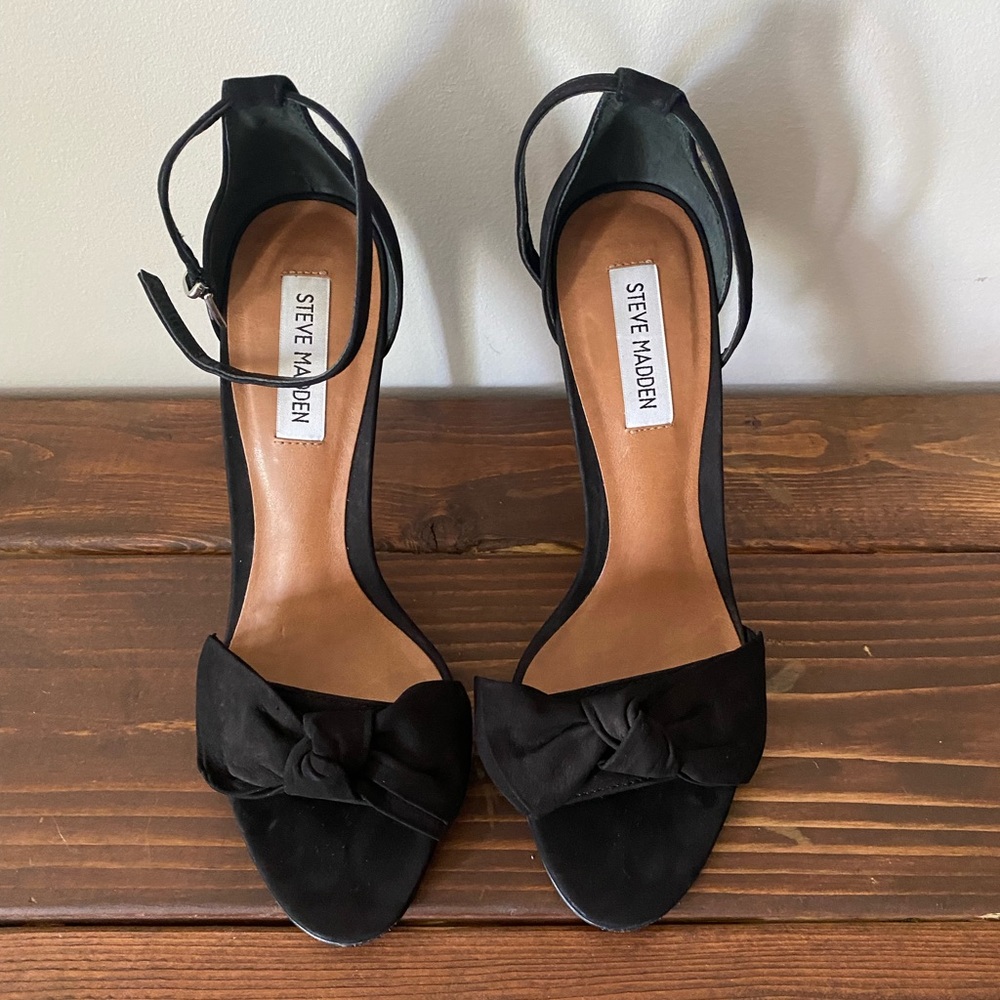 SOLD Steve Madden Julia Black Stilettos - Picture 4 of 9